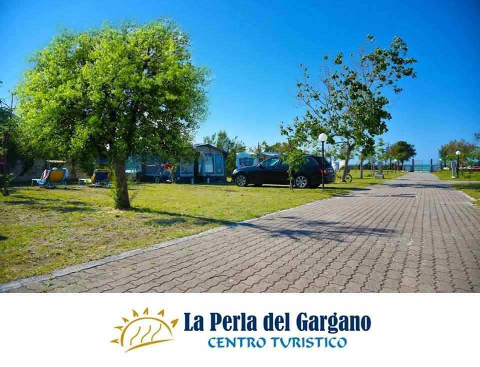 ホテル Centro Turistico La Perla Del Gargano フォチェ・ヴァラーノ エクステリア 写真